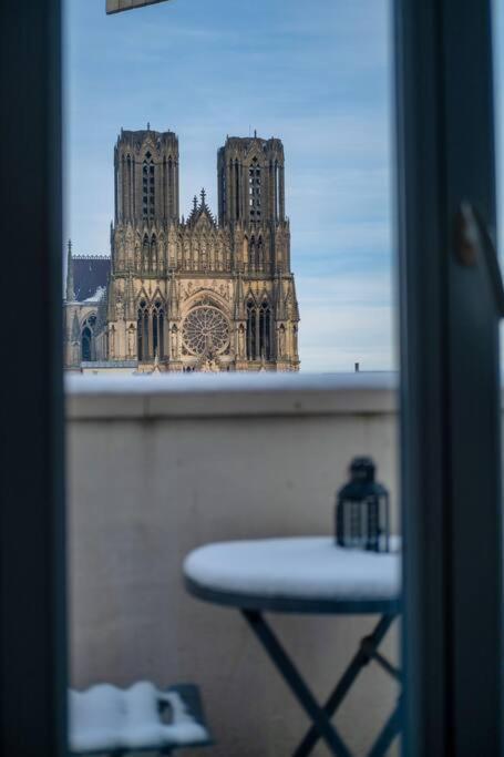 Ferienwohnung Le Clovis - Cathedrale Reims Exterior foto
